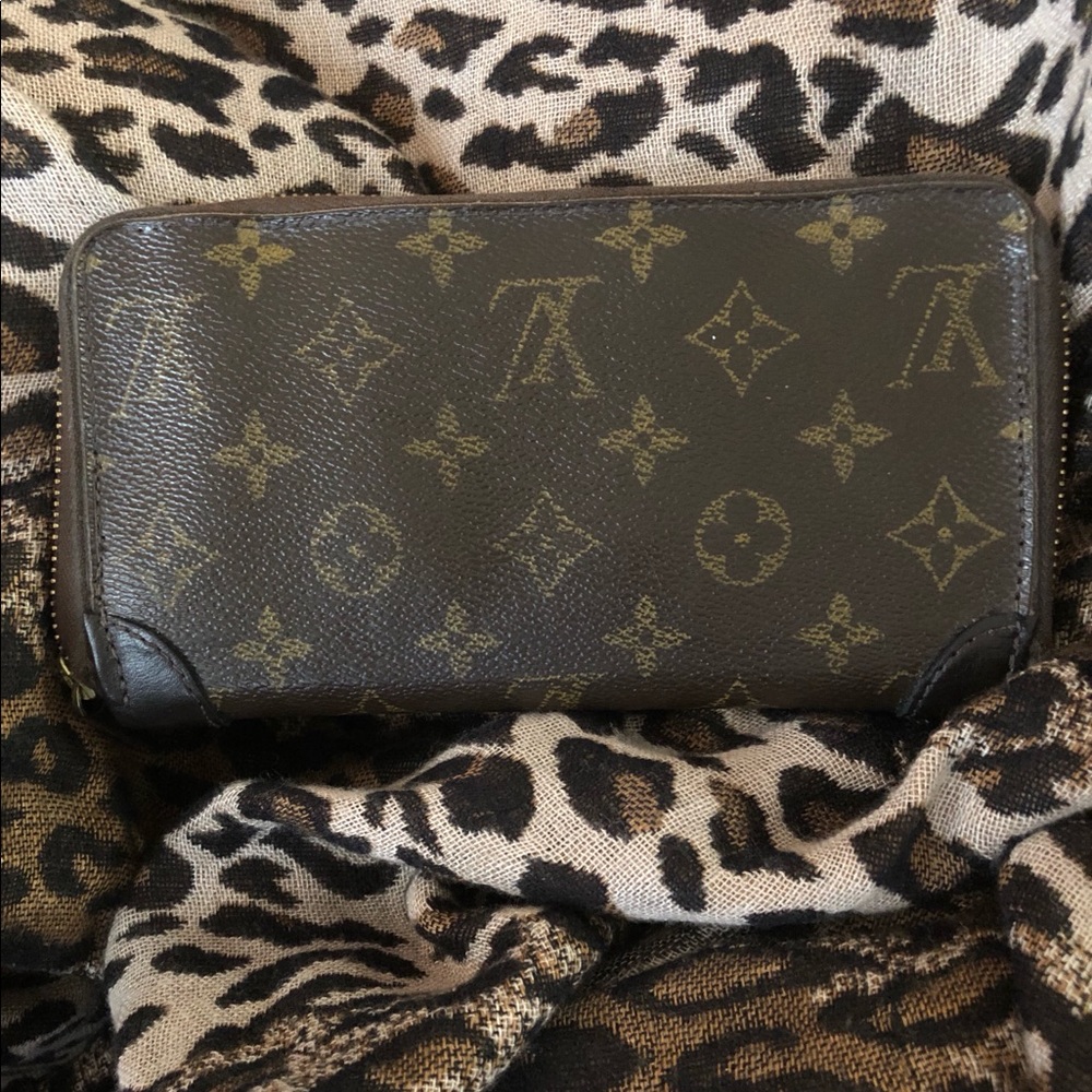 Well ❤️ed preowned LV wallet